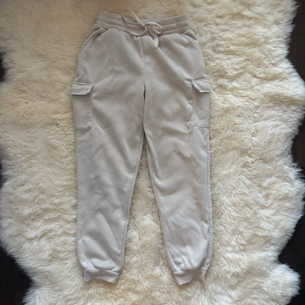 Women's Cream Jogger Cargo Sweatpants with Elastic Waistband and Tied Front